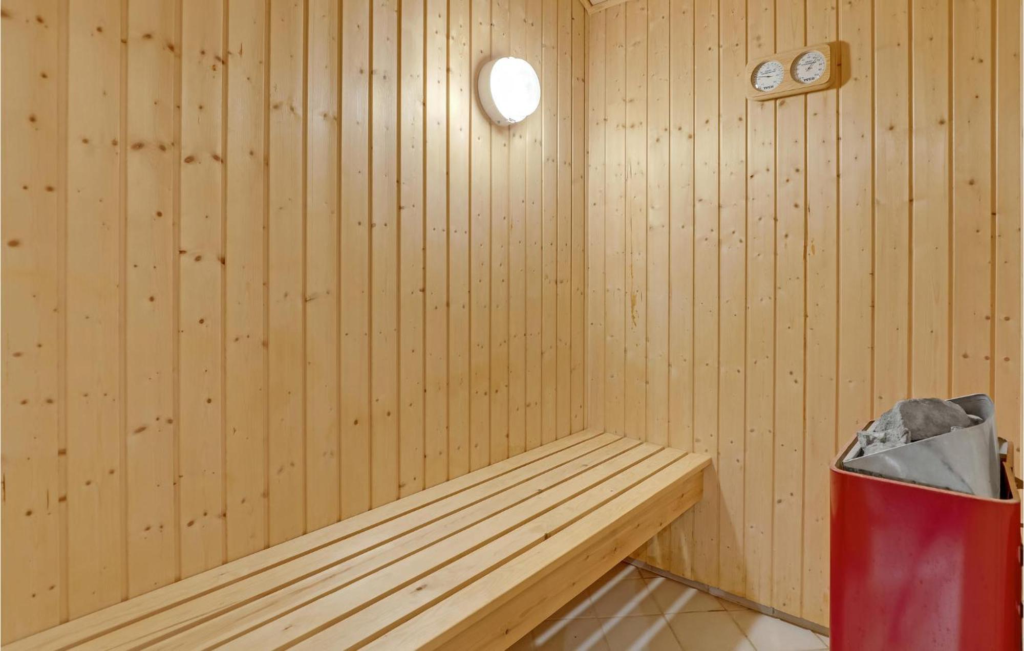 Awesome Home In Nexo With Sauna Snogebæk Esterno foto